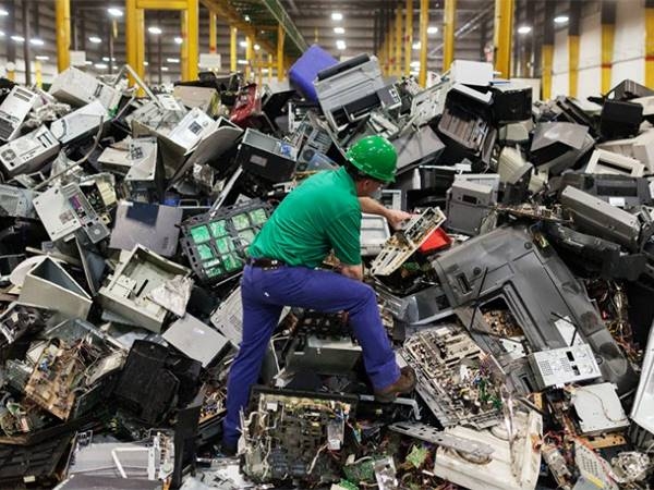 Mainland into the world‘s largest dumping of electronic waste